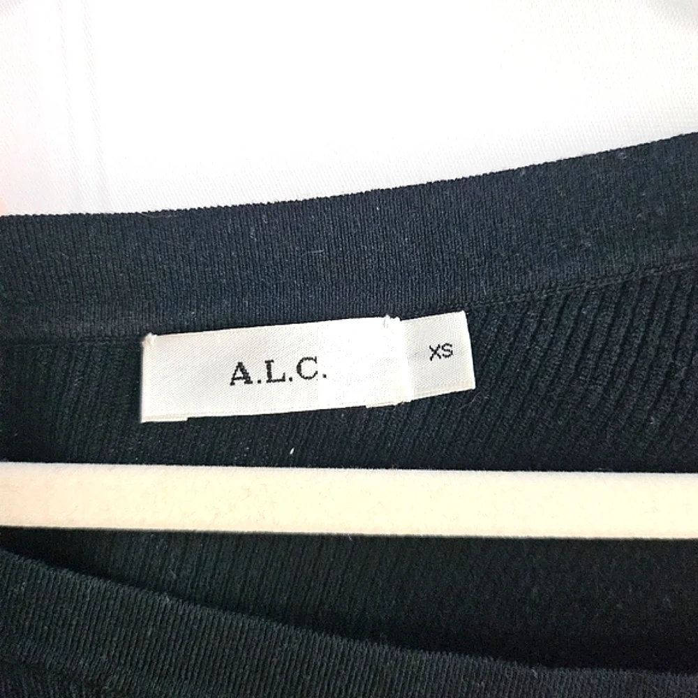 ❤️SPECIAL❤️A.L.C. Black Longsleeve Top With Asymmetrical Neckline - Picture 10 of 10